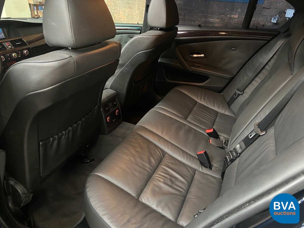 BMW 540i E60 4.0 V8 306 PS 5er 2007.