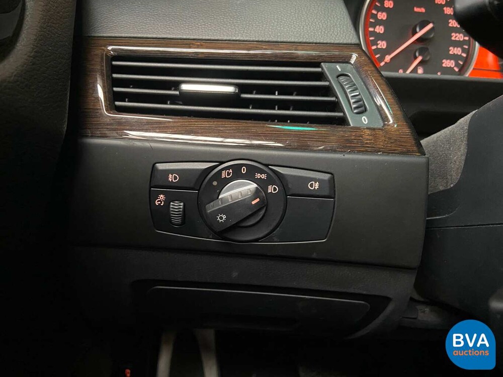 BMW 540i E60 4.0 V8 306 PS 5er 2007.