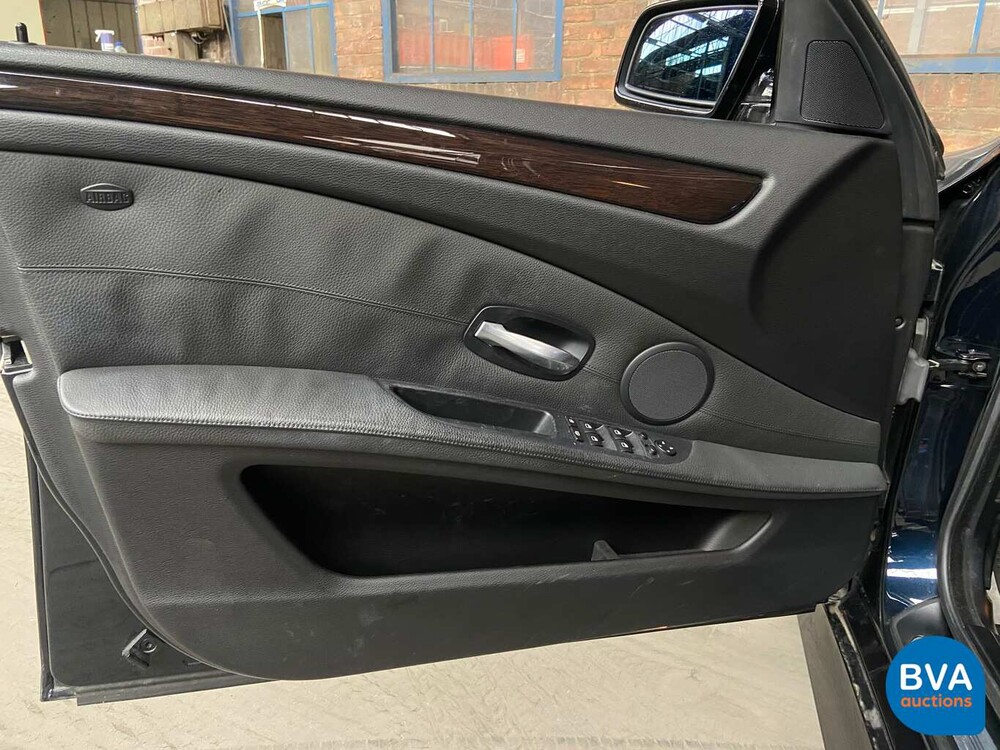 BMW 540i E60 4.0 V8 306 PS 5er 2007.