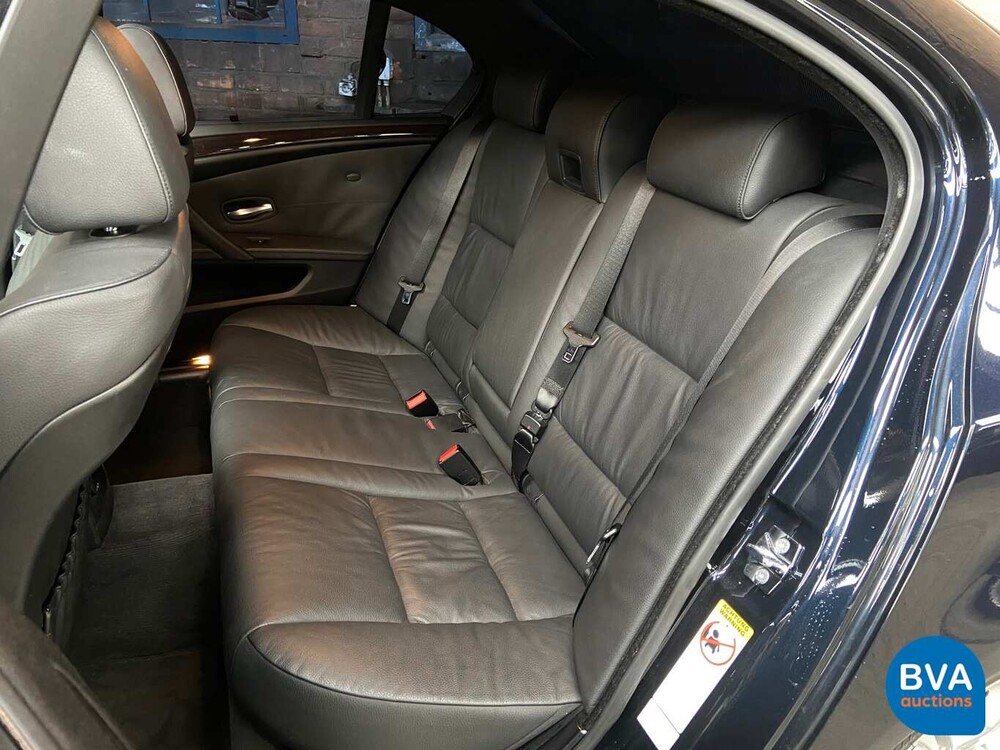 BMW 540i E60 4.0 V8 306 PS 5er 2007.