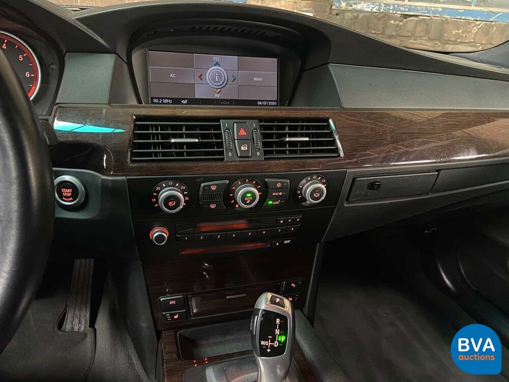 BMW 540i E60 4.0 V8 306 PS 5er 2007.