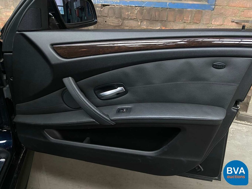 BMW 540i E60 4.0 V8 306 PS 5er 2007.