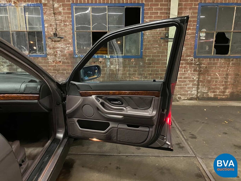 BMW 740i 286pk 7-Serie 1999, 34-PXS-4
