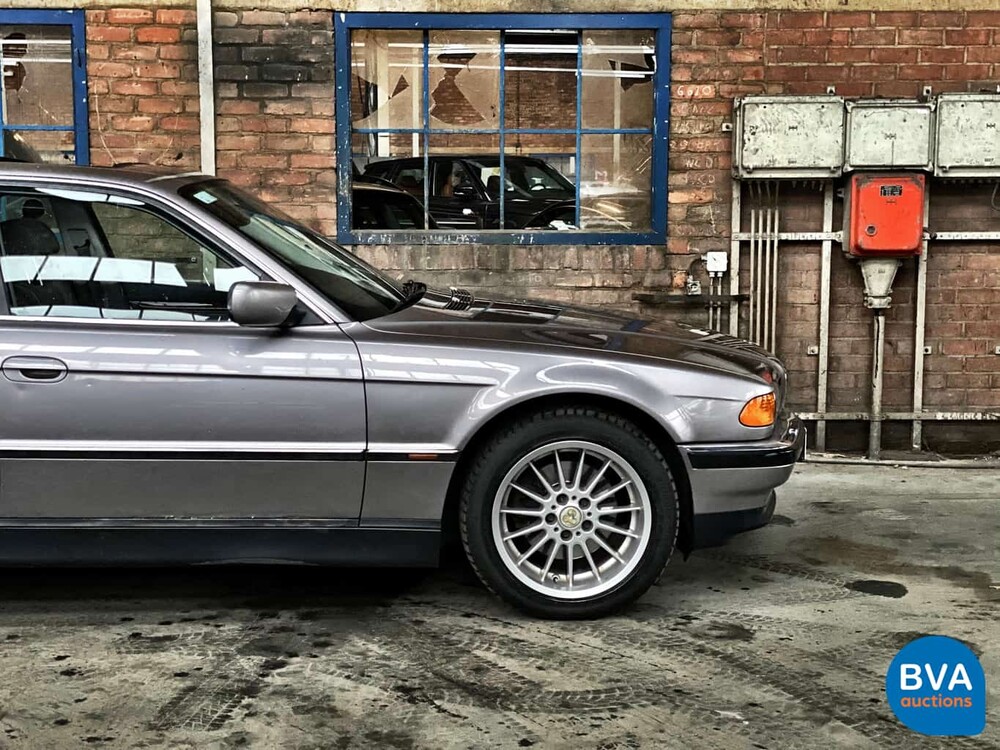 BMW 740i 286pk 7-Serie 1999, 34-PXS-4
