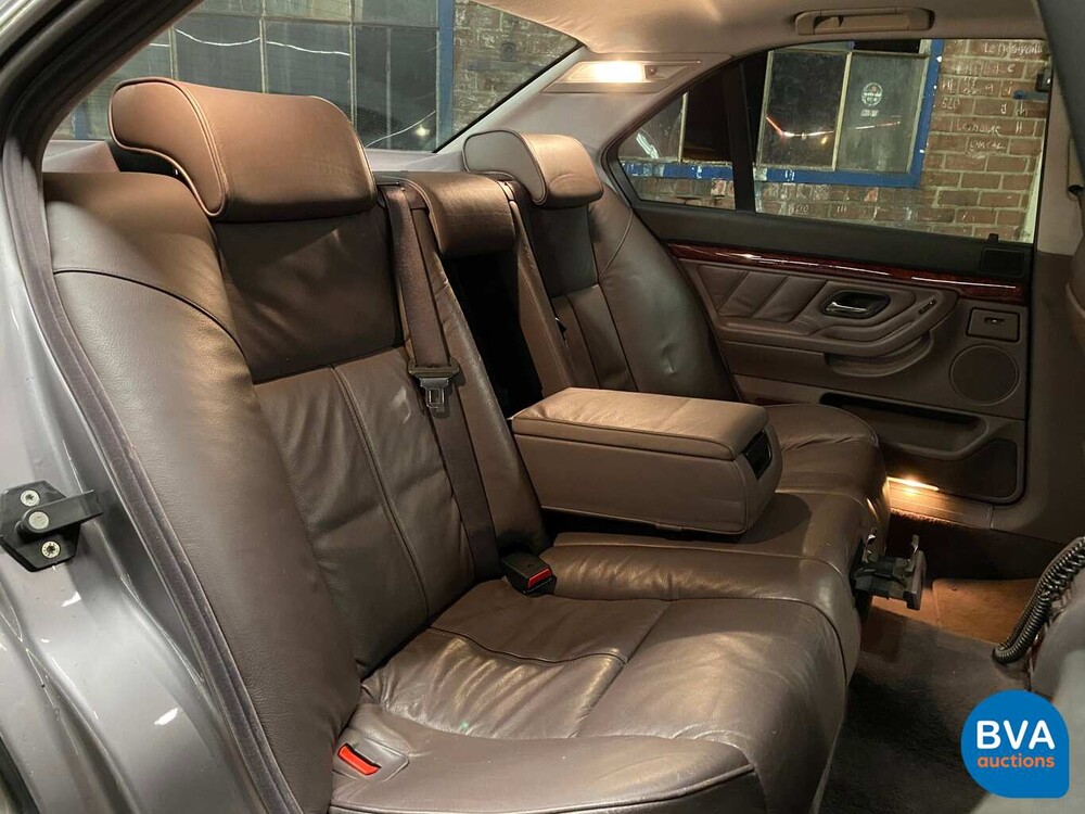 BMW 740i 286pk 7-Serie 1999, 34-PXS-4