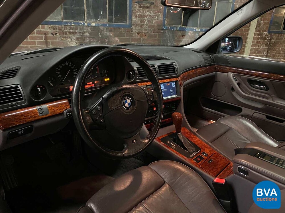BMW 740i 286pk 7-Serie 1999, 34-PXS-4