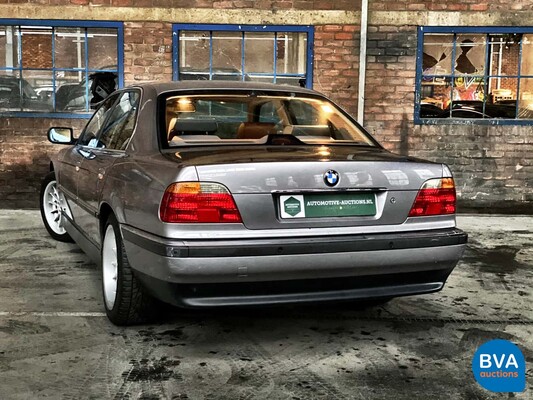 BMW 740i 286pk 7-Serie 1999, 34-PXS-4