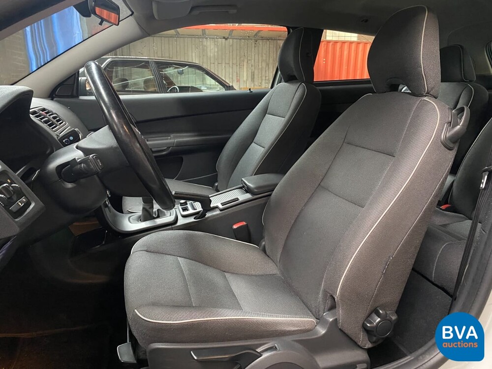 Volvo C30 1.6 Advantage 101pk 2009 -Origneel NL-, 96-JJX-3