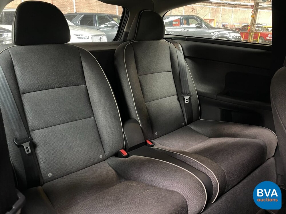 Volvo C30 1.6 Advantage 101pk 2009 -Origneel NL-, 96-JJX-3