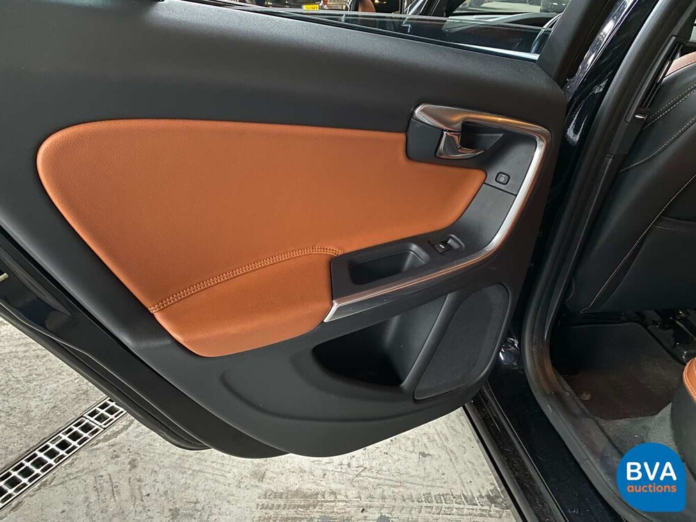 Volvo V60 2.4 D6 AWD Plugin Hybrid Summum 280pk, 9-SZZ-12