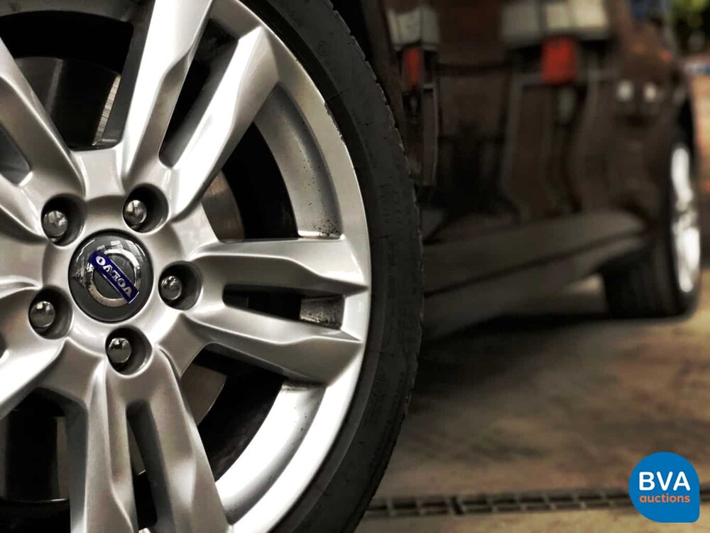 Volvo V60 2.4 D6 AWD Plugin Hybrid Summum 280pk, 9-SZZ-12