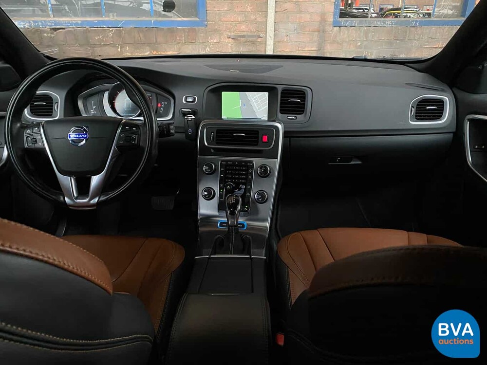 Volvo V60 2.4 D6 AWD Plugin Hybrid Summum 280pk, 9-SZZ-12