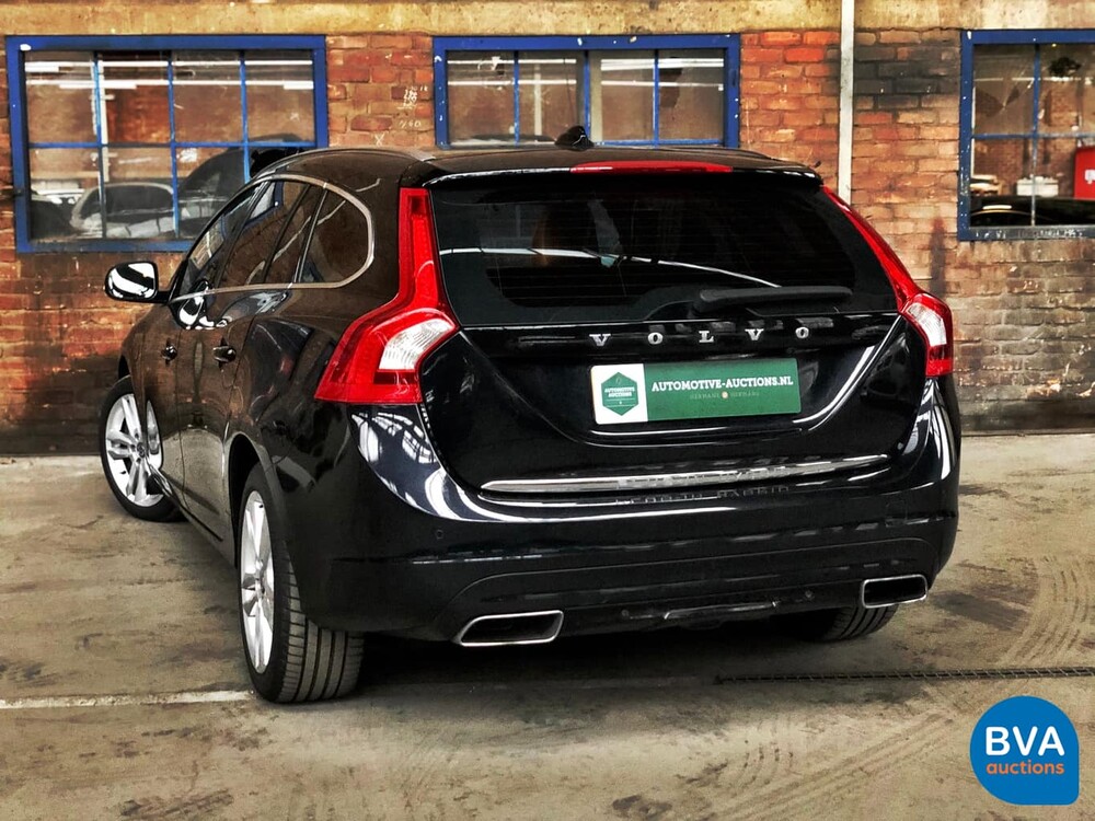 Volvo V60 2.4 D6 AWD Plugin Hybrid Summum 280pk, 9-SZZ-12