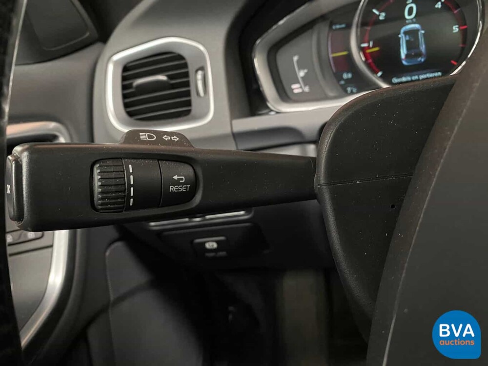 Volvo V60 2.4 D6 AWD Plugin Hybrid Summum 280pk, 9-SZZ-12