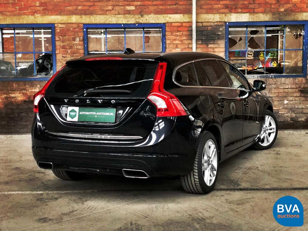 Volvo V60 2.4 D6 AWD Plugin Hybrid Summum 280pk, 9-SZZ-12