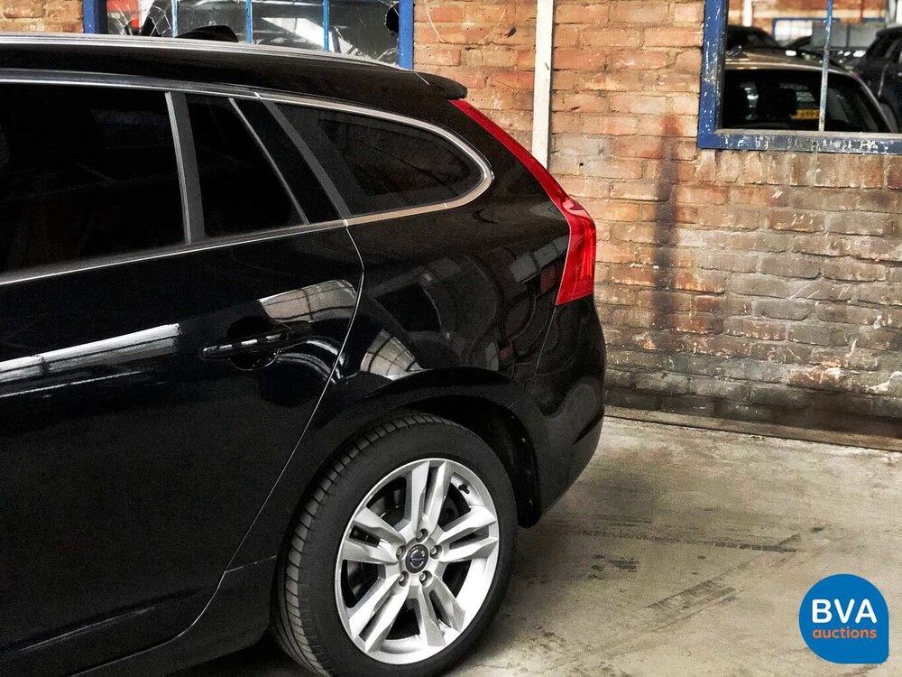 Volvo V60 2.4 D6 AWD Plugin Hybrid Summum 280pk, 9-SZZ-12