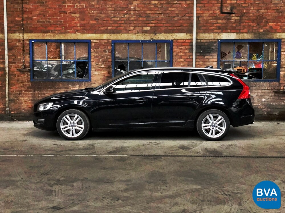 Volvo V60 2.4 D6 AWD Plugin Hybrid Summum 280pk, 9-SZZ-12