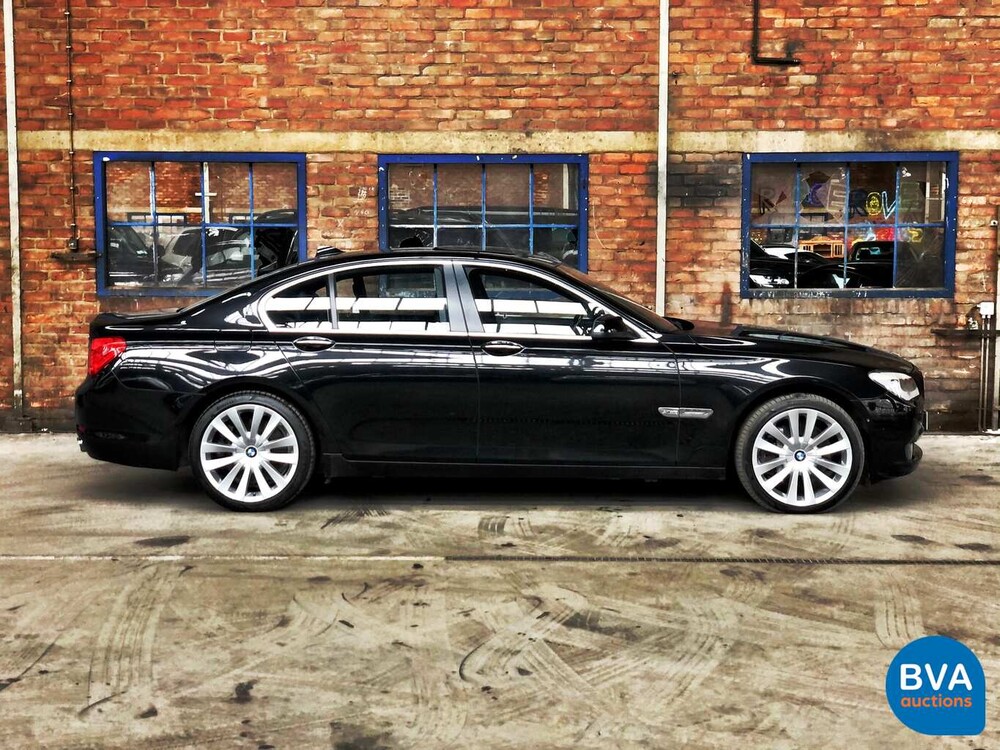 BMW 750i xDrive High Executive 408pk 2011 -Origineel NL-,  33-PGS-1