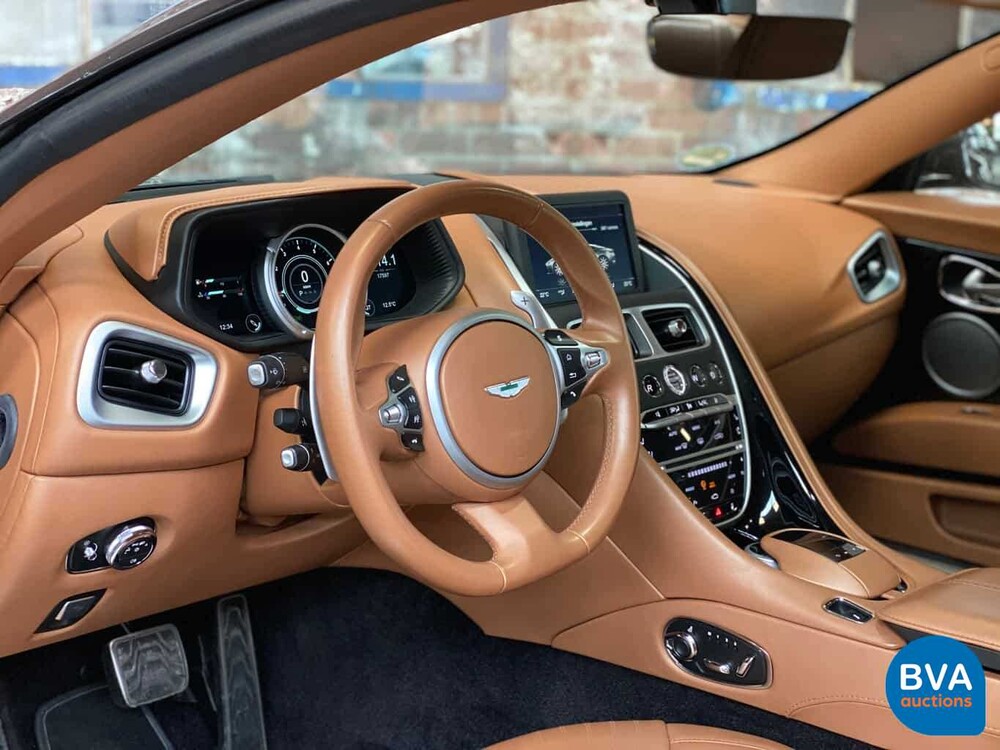 Aston Martin DB11 5.2 V12 Coupé 609pk 2017