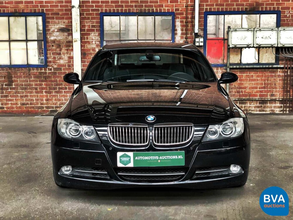 BMW 330i Sedan 258pk Youngtimer 2005, TX-406-N