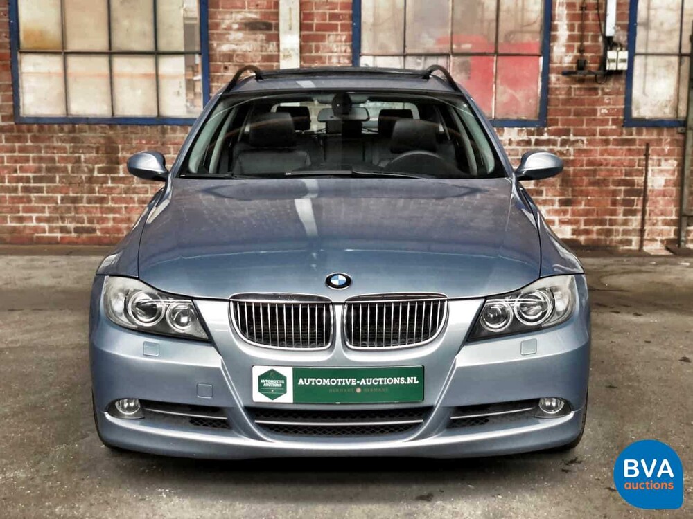 BMW 330xi Touring 230pk Youngtimer E91 2005