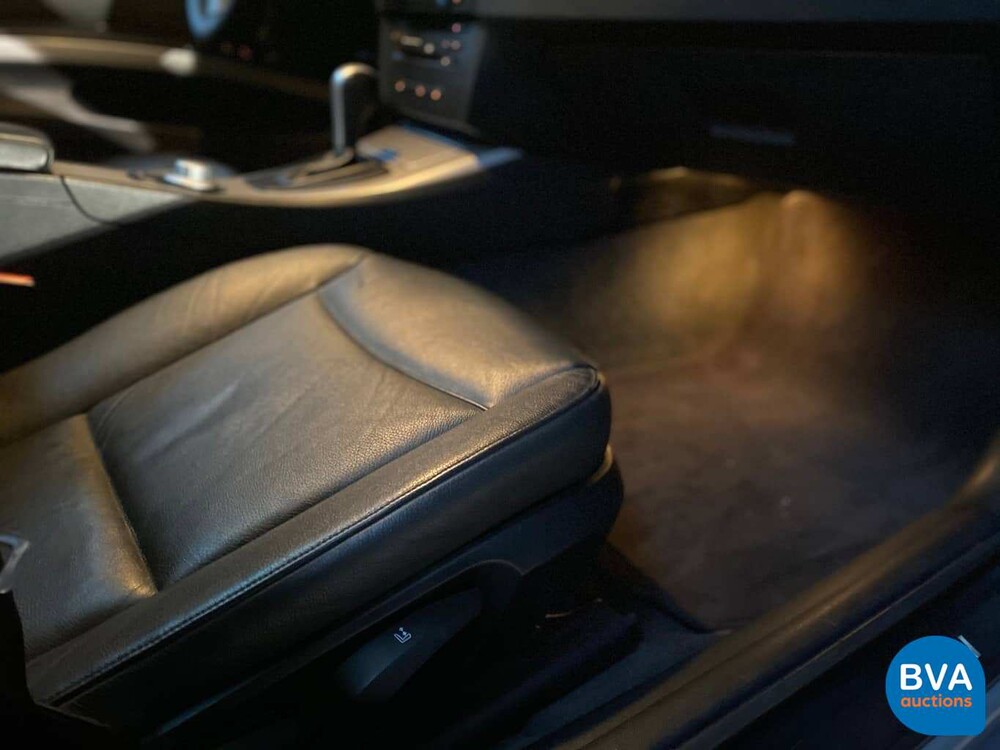 BMW 330xi Touring 230pk Youngtimer E91 2005