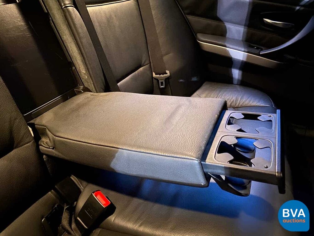 BMW 330xi Touring 230pk Youngtimer E91 2005