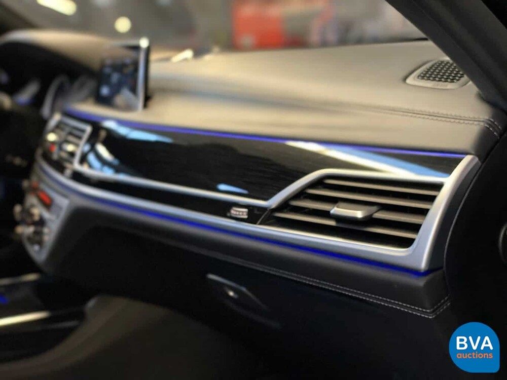 BMW M760Li xDrive 6.6 V12 609pk 7-Serie 2017, RK-020-X