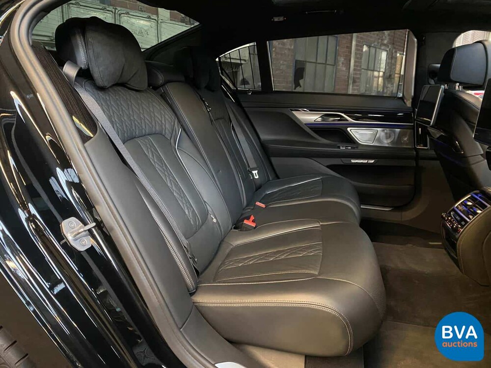 BMW M760Li xDrive 6.6 V12 609pk 7-Serie 2017, RK-020-X