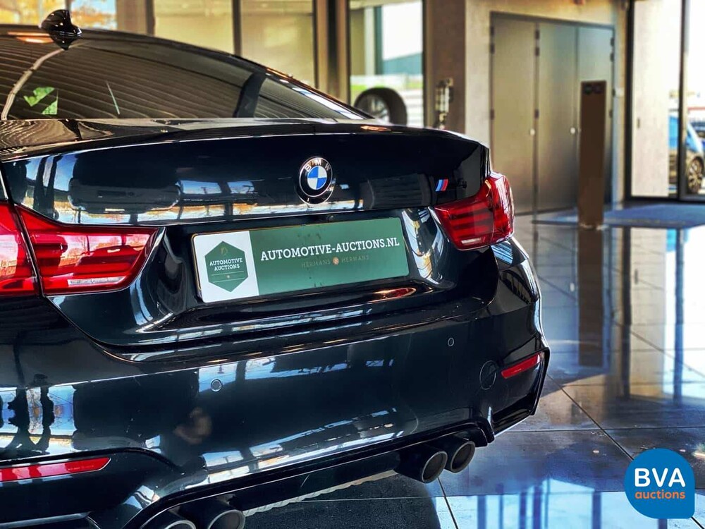 BMW M4 Competition 450pk Drivelogic Coupe 4-serie 2018 M-Performance