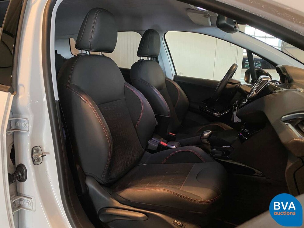 Peugeot 2008 1.2 PureTech Allure GT-Line 110PK 2018, J-594-KG