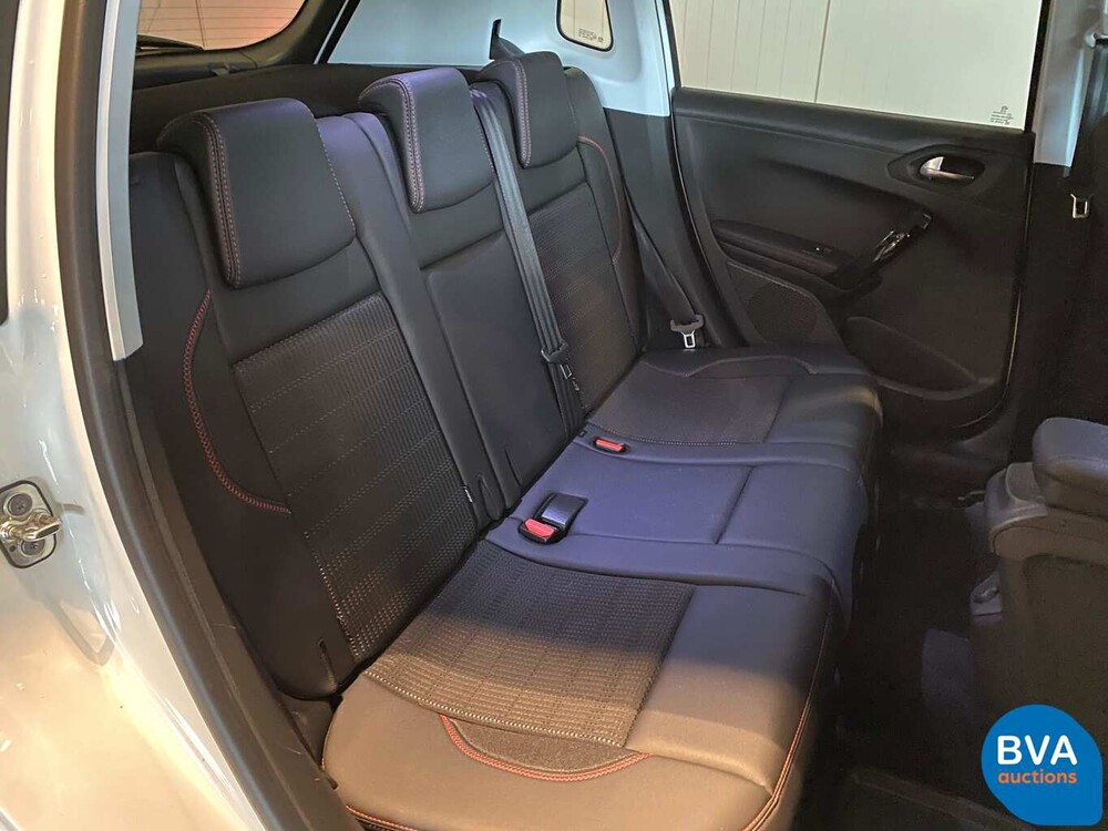 Peugeot 2008 1.2 PureTech Allure GT-Line 110PK 2018, J-594-KG