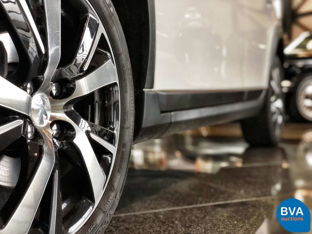 Peugeot 2008 1.2 PureTech Allure GT-Line 110PK 2018, J-594-KG