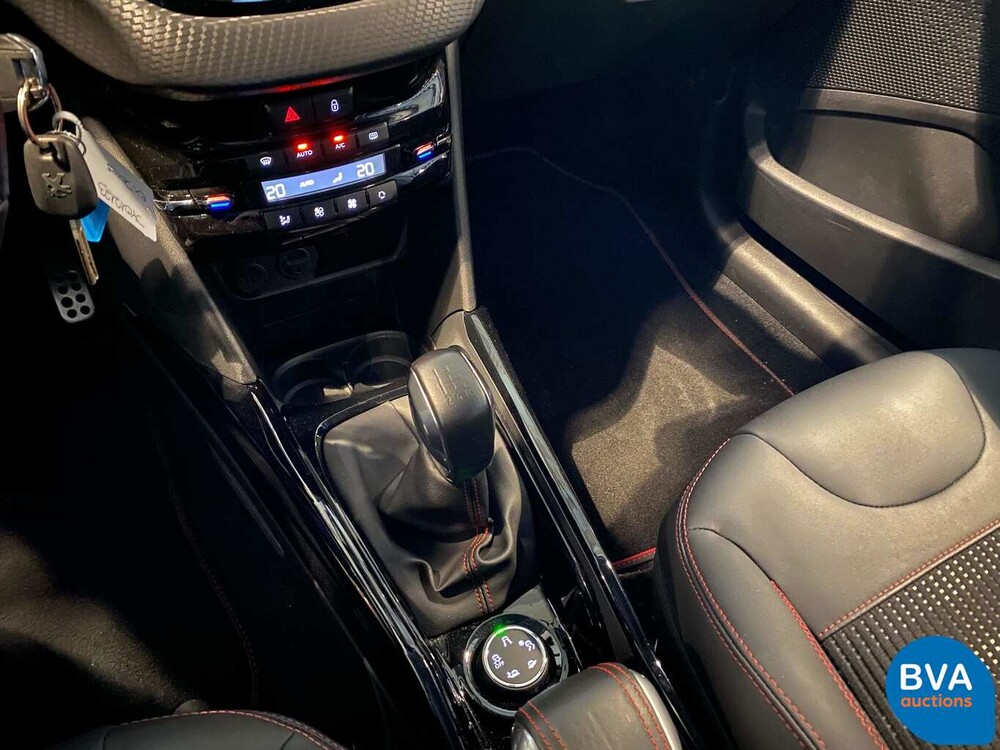 Peugeot 2008 1.2 PureTech Allure GT-Line 110PK 2018, J-594-KG