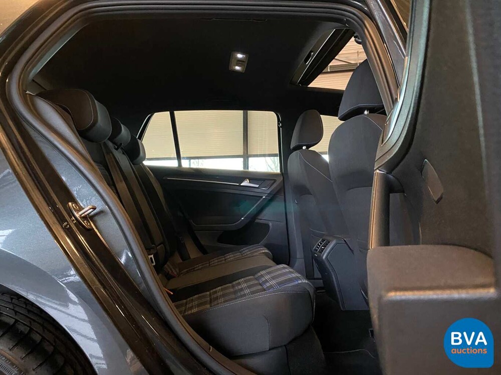 Volkswagen Golf GTE 1.4 TSI 204pk 2015, -ORG NL- HN-448-L