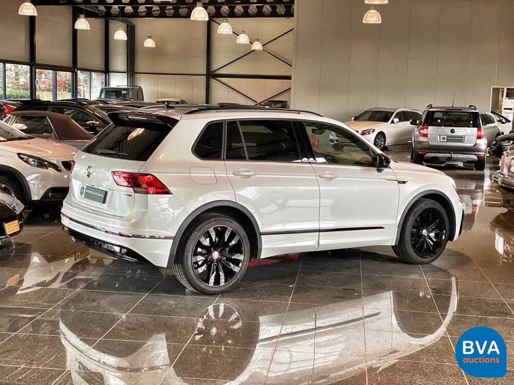 Volkswagen Tiguan 2.0 TSI 4Motion Highline R-Line 190pk 2020 -GARANTIE-, J-851-VP
