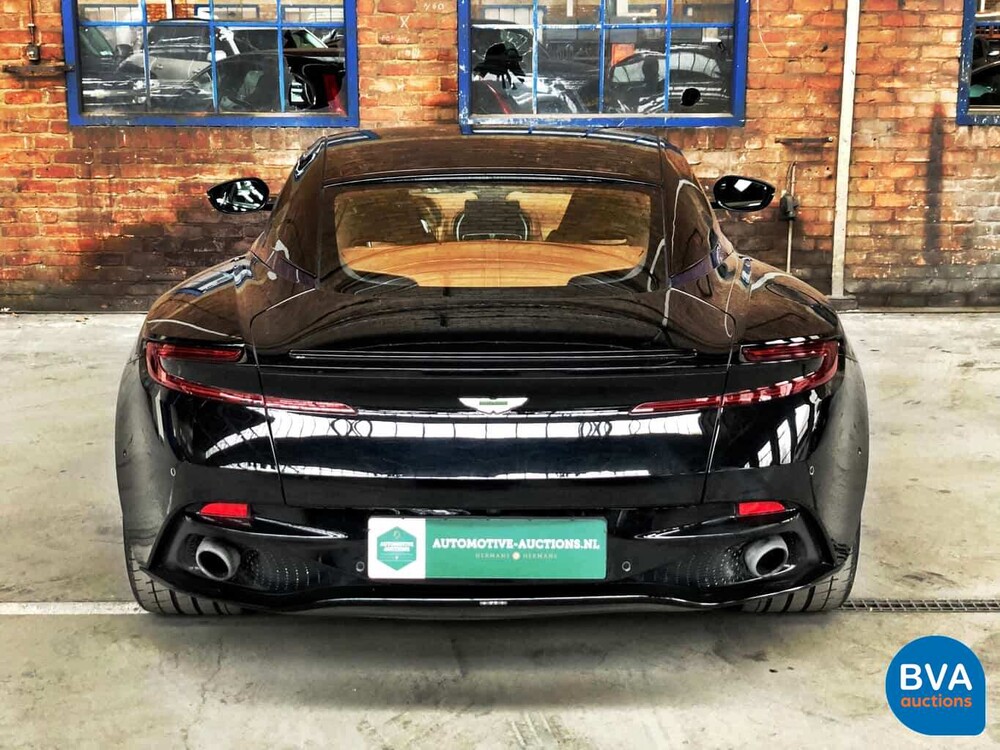 Aston Martin DB11 5.2 V12 Coupé 609pk 2017  