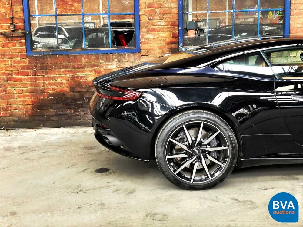 Aston Martin DB11 5.2 V12 Coupé 609pk 2017  