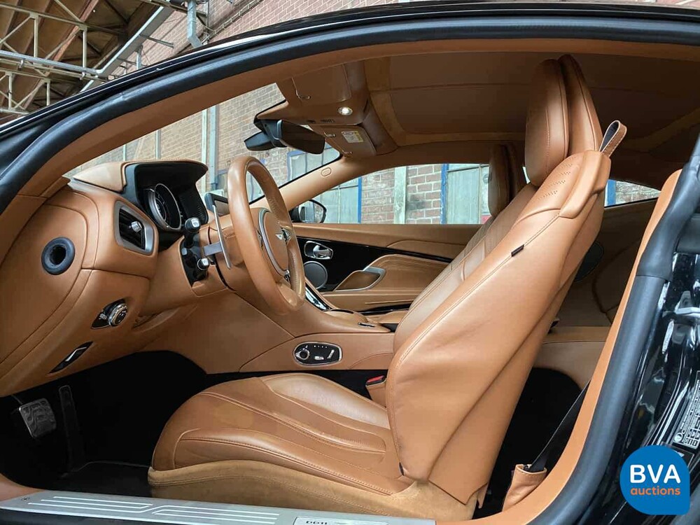 Aston Martin DB11 5.2 V12 Coupé 609pk 2017  