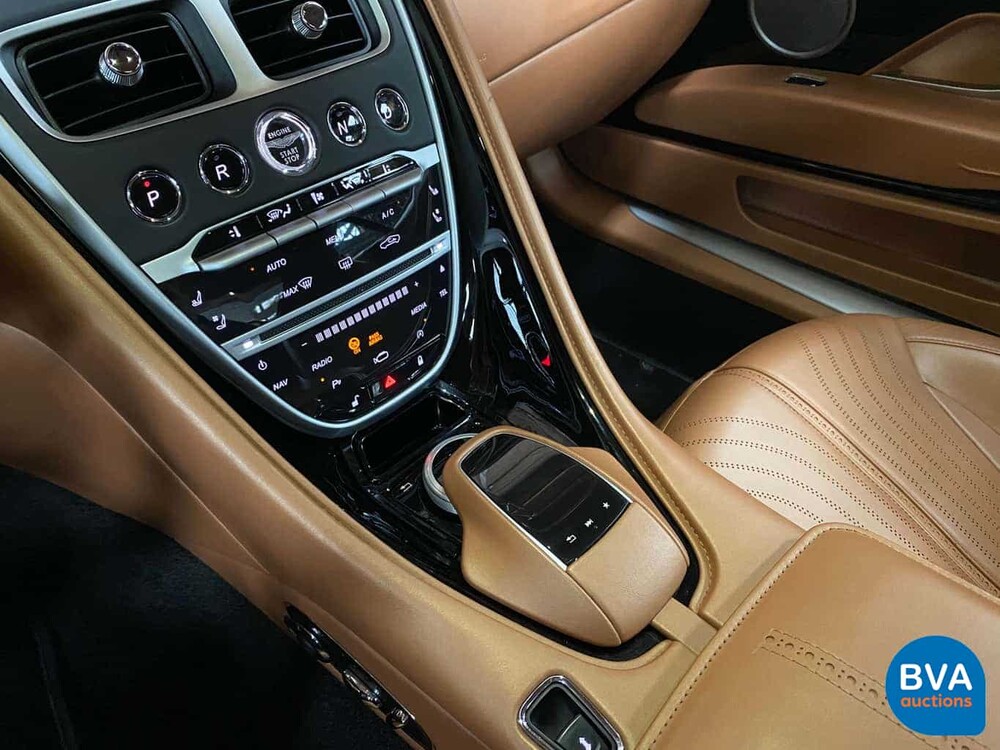 Aston Martin DB11 5.2 V12 Coupé 609pk 2017  