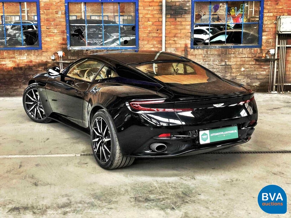 Aston Martin DB11 5.2 V12 Coupé 609pk 2017  