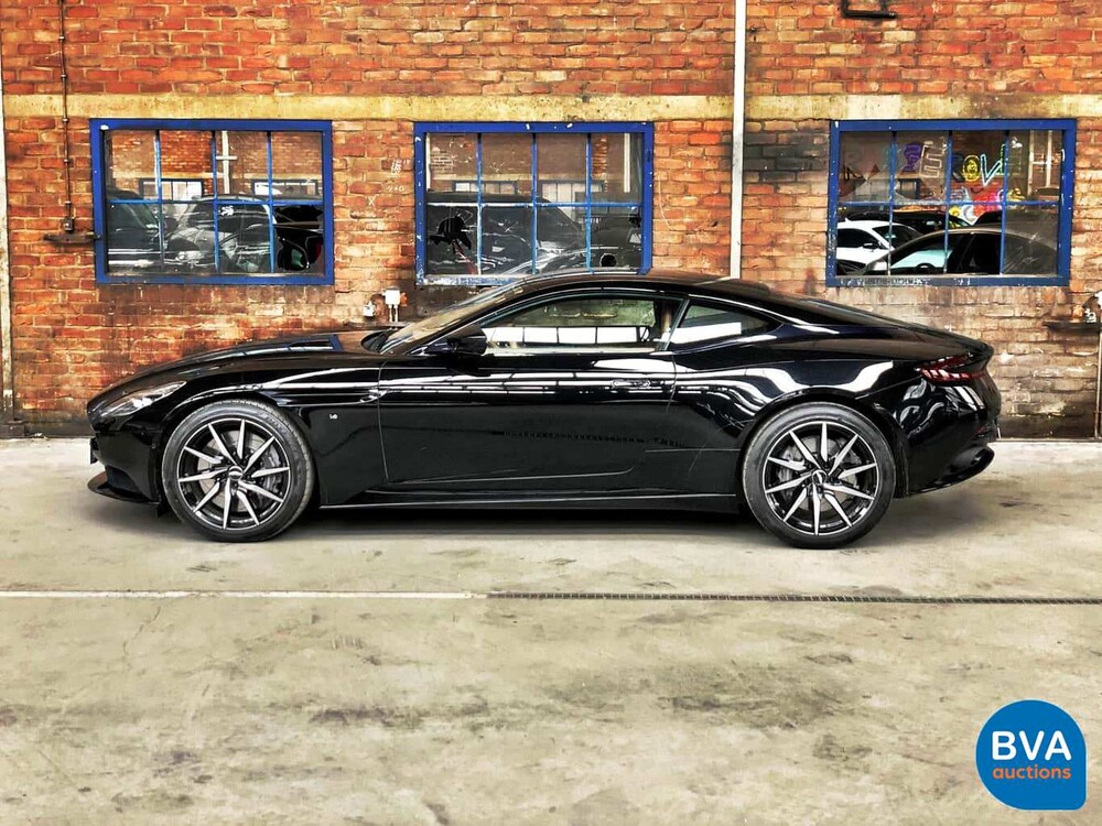 Aston Martin DB11 5.2 V12 Coupé 609pk 2017  