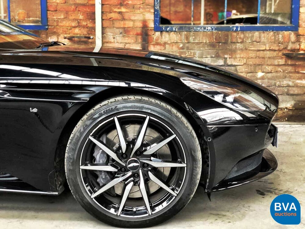 Aston Martin DB11 5.2 V12 Coupé 609pk 2017  