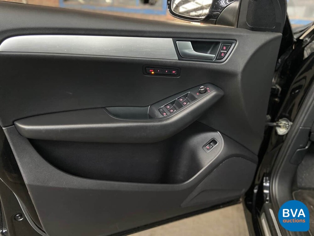 Audi Q5 2.0 TFSI Quattro S-Line S-Tronic7 2009, 77-JXZ-1.