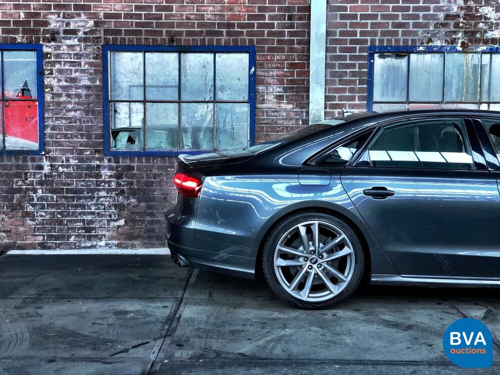 Audi S8 PLUS 4.0 TFSI plus Quattro 605hp 2016 Ceramic Facelift.
