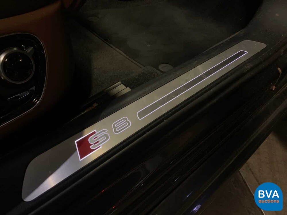 Audi S8 PLUS 4.0 TFSI plus Quattro 605hp 2016 Ceramic Facelift.