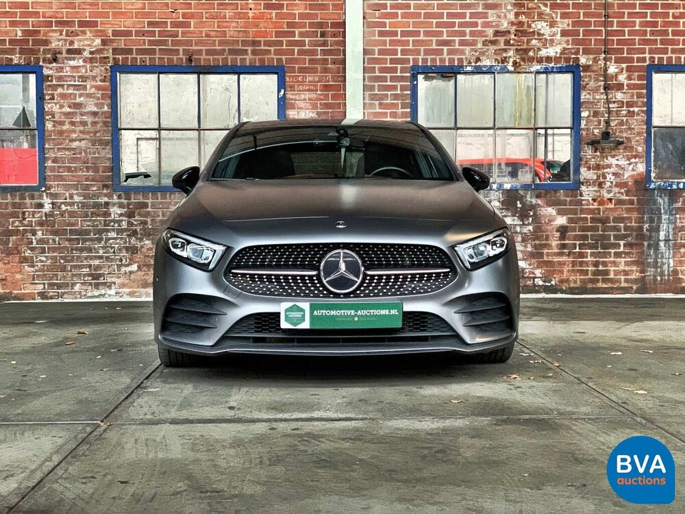 Mercedes-Benz A180 AMG 2019 AMG NIGHT New Model -Original NL-, ZB-628-N.