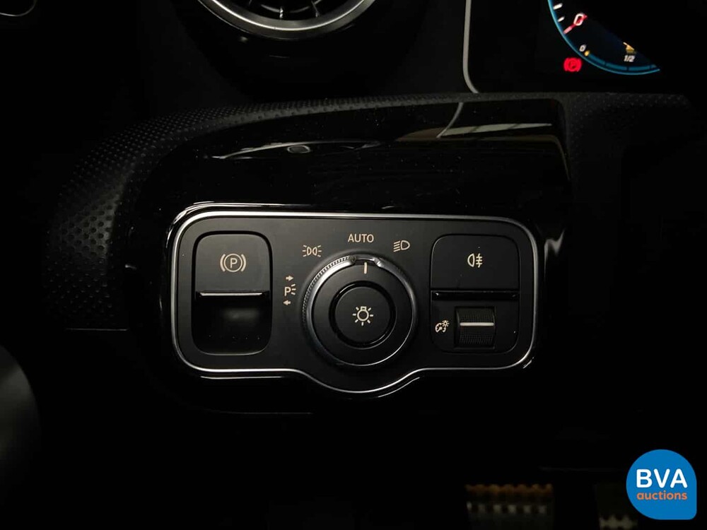 Mercedes-Benz A180 AMG 2019 AMG NIGHT New Model -Original NL-, ZB-628-N.