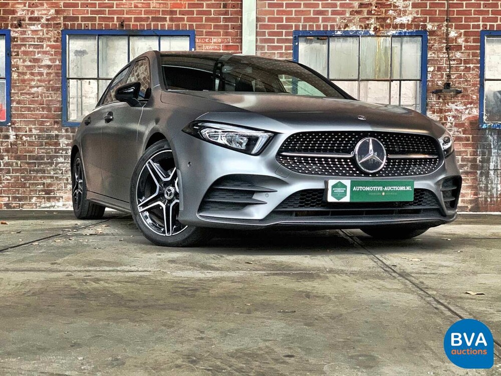 Mercedes-Benz A180 AMG 2019 AMG NIGHT New Model -Original NL-, ZB-628-N.