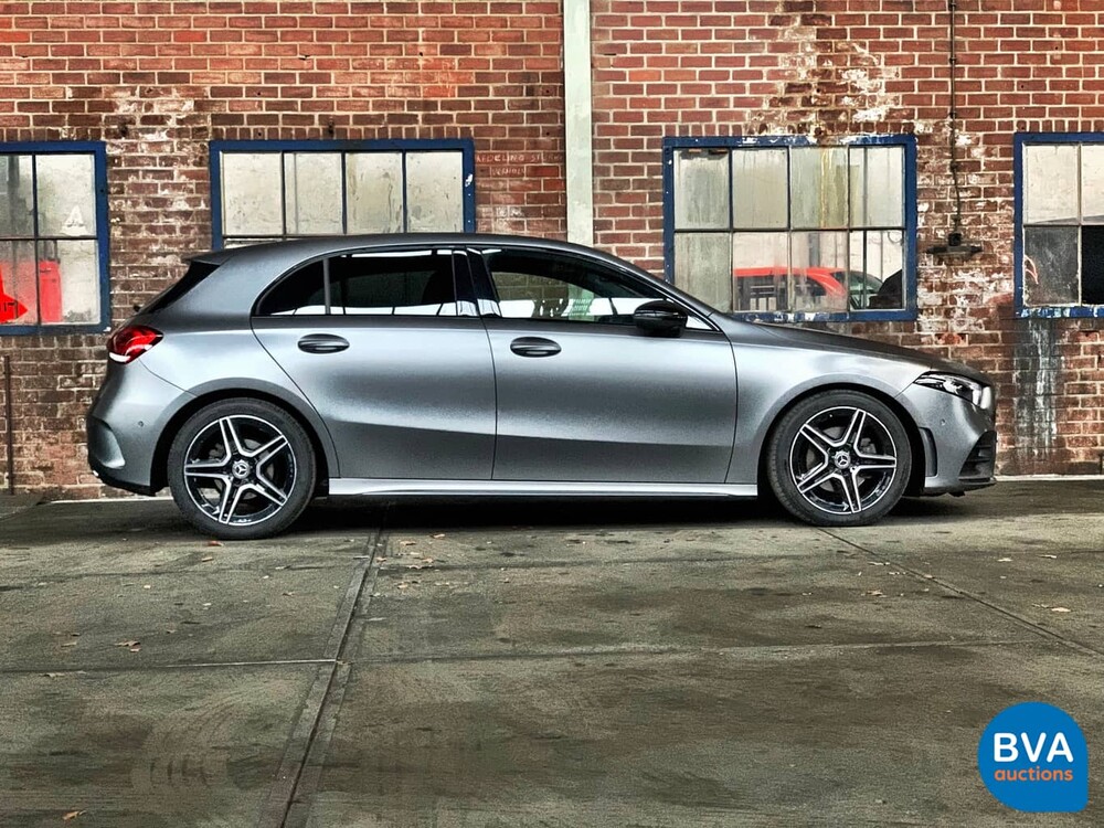 Mercedes-Benz A180 AMG 2019 AMG NIGHT New Model -Original NL-, ZB-628-N.